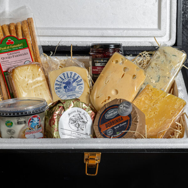 Caixa de Presente com os 8 Melhores Queijos Artesanais Brasileiros de 2025 + GelƩia + Grissini